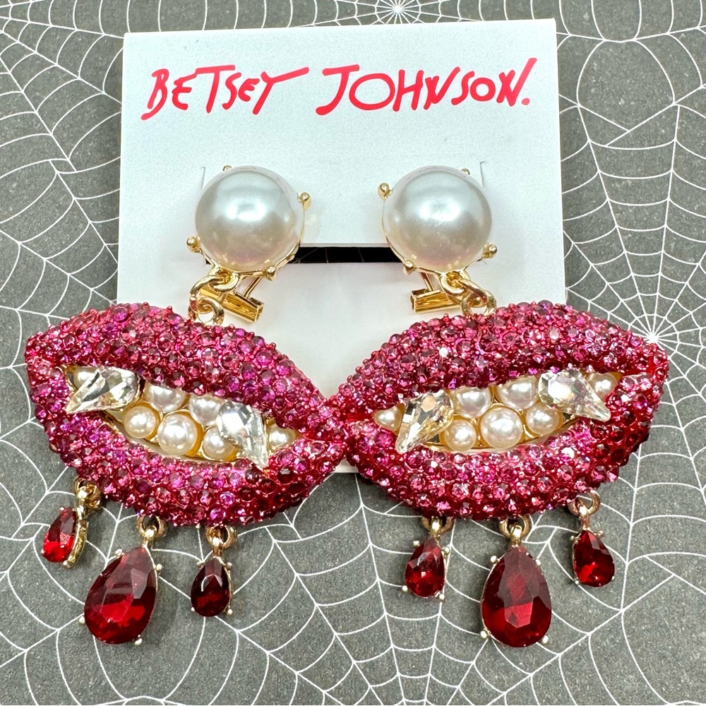 Betsey Johnson ‘Midnight Garden’ Vampire Lips Statement Earrings NWT!